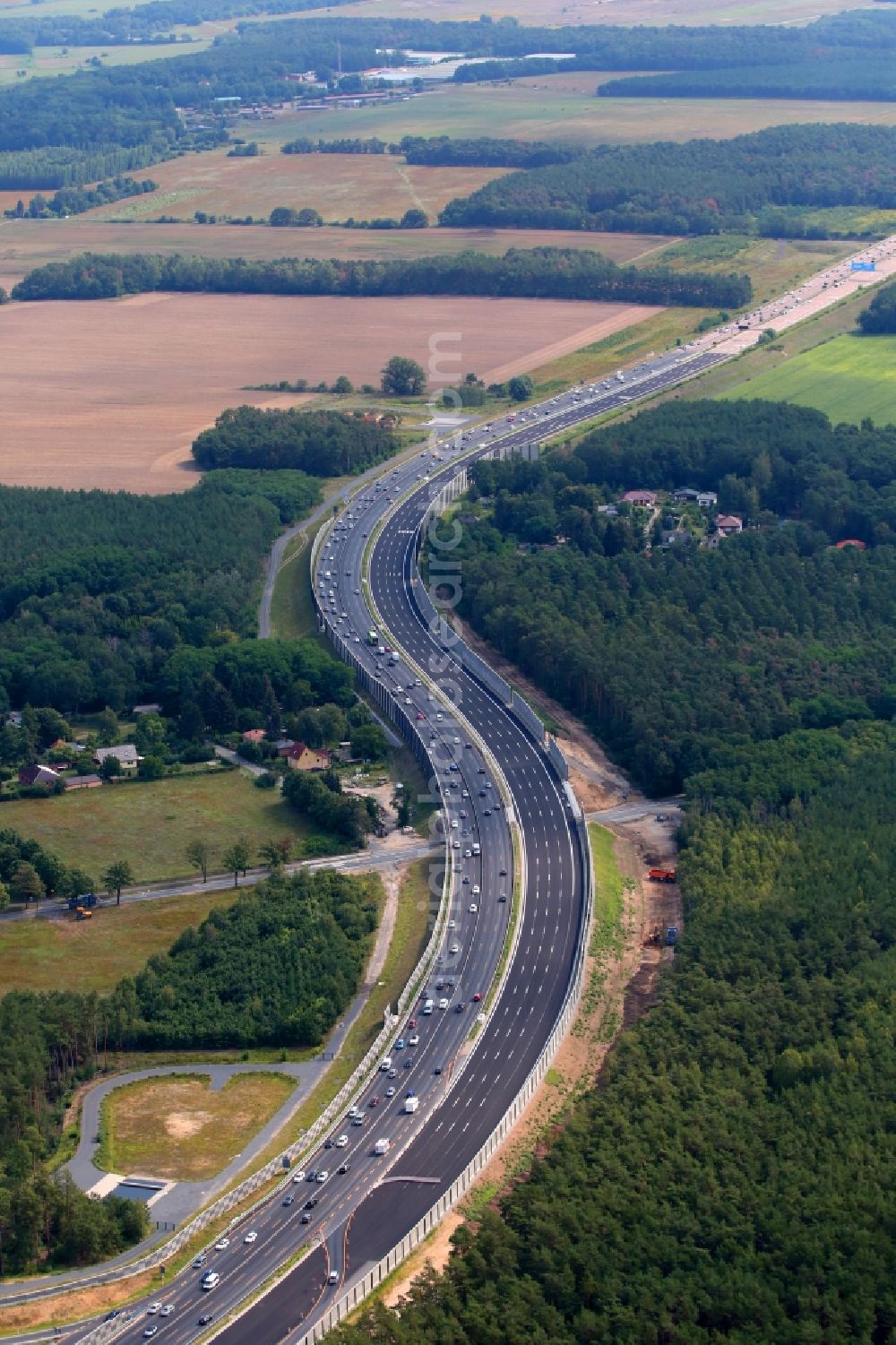 Michendorf from the bird's eye view: Motorway Construction and wheel spacers along the route of the motorway A10 to 8-lane track extension in Michendorf in Brandenburg