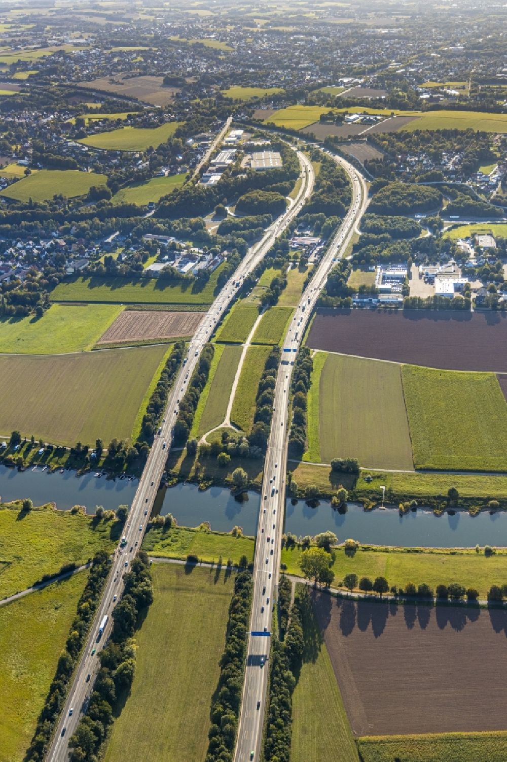 Bad Oeynhausen from above - Routing and traffic lanes over the highway bridge in the motorway A 2 over the river course of the Weser in Bad Oeynhausen in the state North Rhine-Westphalia, Germany