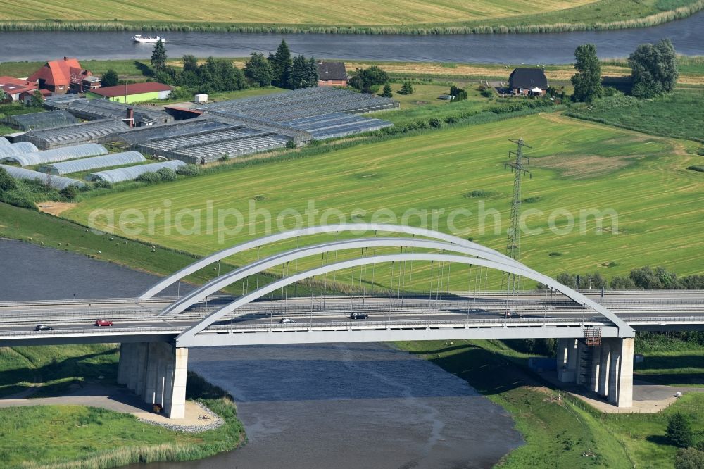 Aerial image Itzehoe - Routing and lanes over the motorway bridge the BAB A23 on the banks of the Stoer River in Itzehoe in Schleswig-Holstein