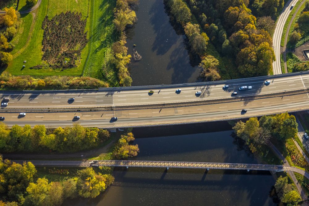 Aerial photograph Hagen - Routing and traffic lanes over the highway bridge in the motorway A 1 over the Volme at the Stiftsmuehle dam in the Ruhr on street E37 in Hagen at Ruhrgebiet in the state North Rhine-Westphalia, Germany