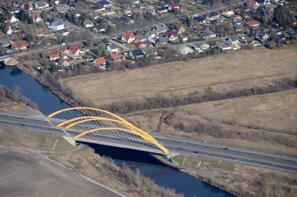 Brieselang from above - Routing and traffic lanes over the highway bridge in the motorway A 10 in Brieselang in the state Brandenburg