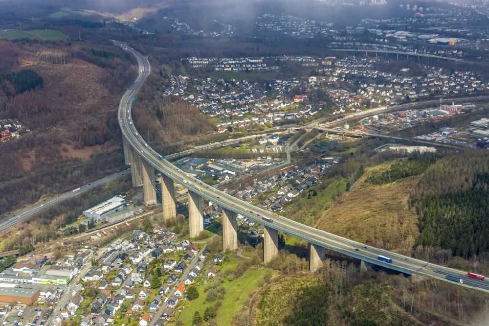 Aerial image Siegen - Routing and traffic lanes over the highway bridge in the motorway A45 Siegtalbruecke in the district of Dreisbach in Siegen on Siegerland in the state North Rhine-Westphalia