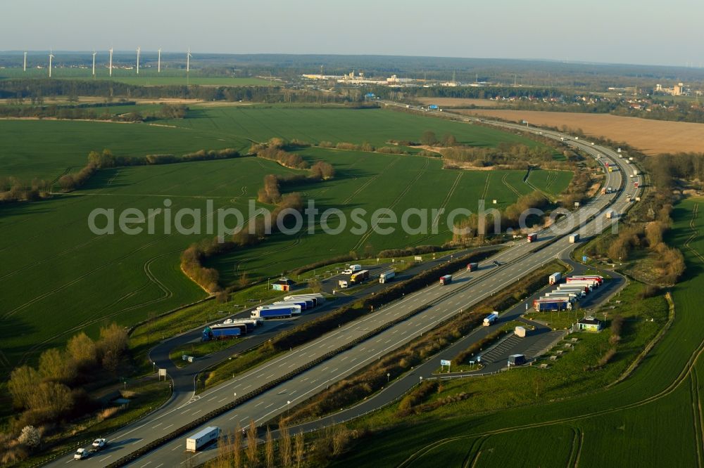 Aerial image Klieken - Routing and traffic lanes during the motorway service station and parking lot of the BAB A 9 Parkplatz Kliekener Aue Ost in Klieken in the state Saxony-Anhalt, Germany