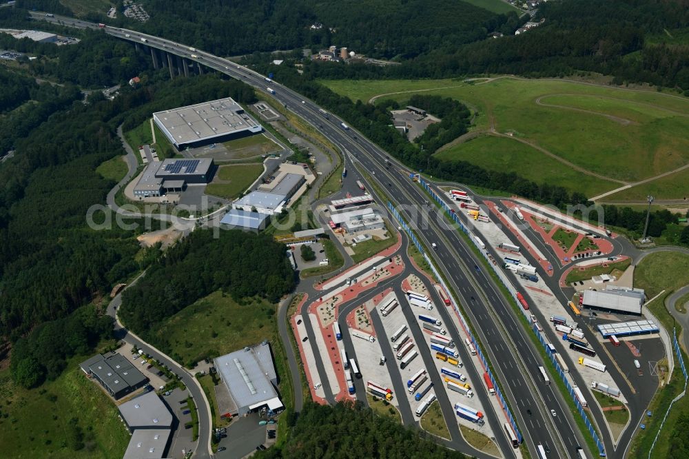 Aerial photograph Lüdenscheid - Motorway service area Sauerland West on the edge of the course of BAB highway 45 in Luedenscheid in the state North Rhine-Westphalia, Germany