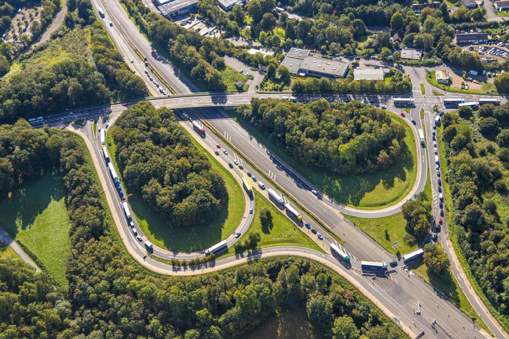 Aerial image Lüdenscheid - Motorway traffic jam and closure in the lanes of the BAB A45 at the Luedenscheid exit in the Bellmerei district in Luedenscheid in the state North Rhine-Westphalia, Germany