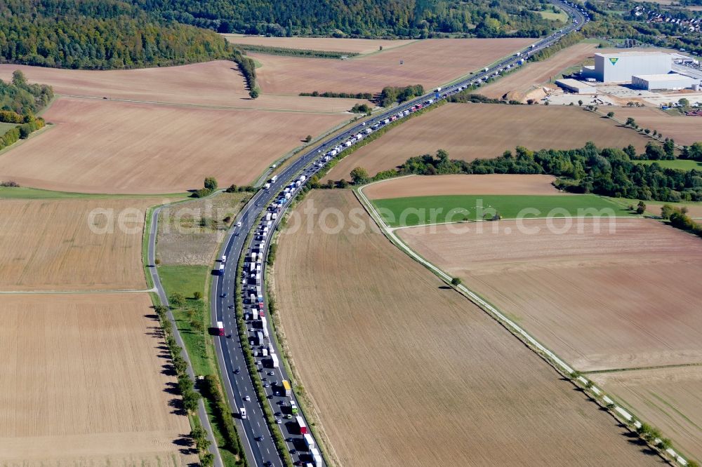 Hann. Münden from the bird's eye view: Highway congestion along the route of the lanes Autobahn A 7 in Hann. Muenden in the state Lower Saxony, Germany