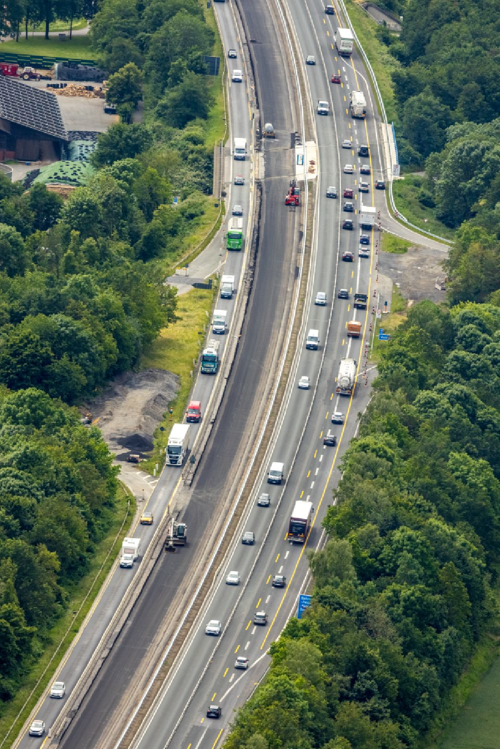 Dorsten from the bird's eye view: Motorway congestion along the route of the lanes BAB A31 in the district Oestrich in Dorsten at Ruhrgebiet in the state North Rhine-Westphalia, Germany