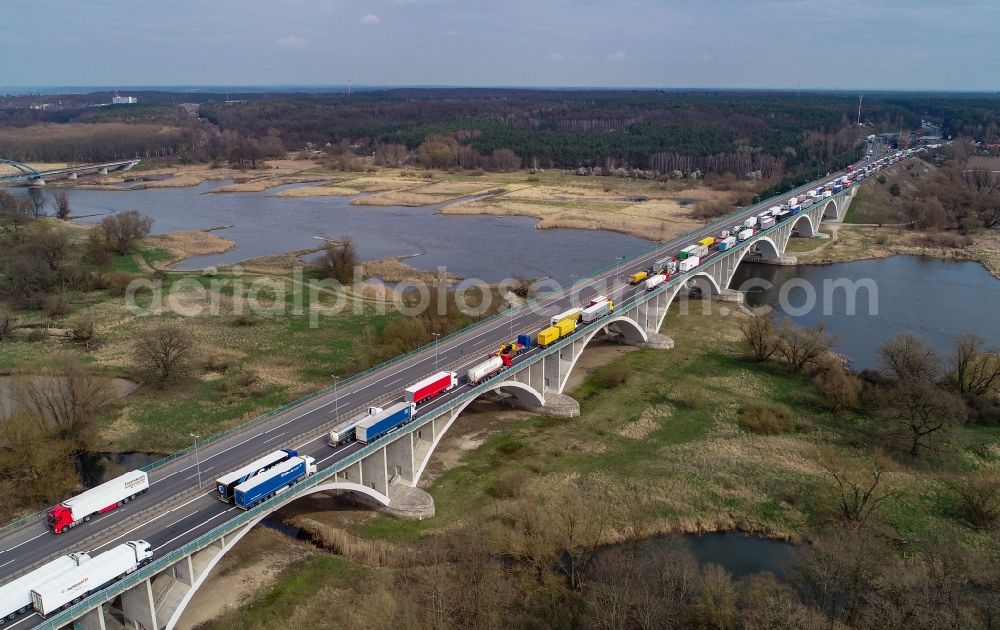 Frankfurt (Oder) from the bird's eye view: Motorway congestion along the route of the lanes BAB A12 on the border line bridge over the Oder river in Frankfurt (Oder) in the state Brandenburg, Germany