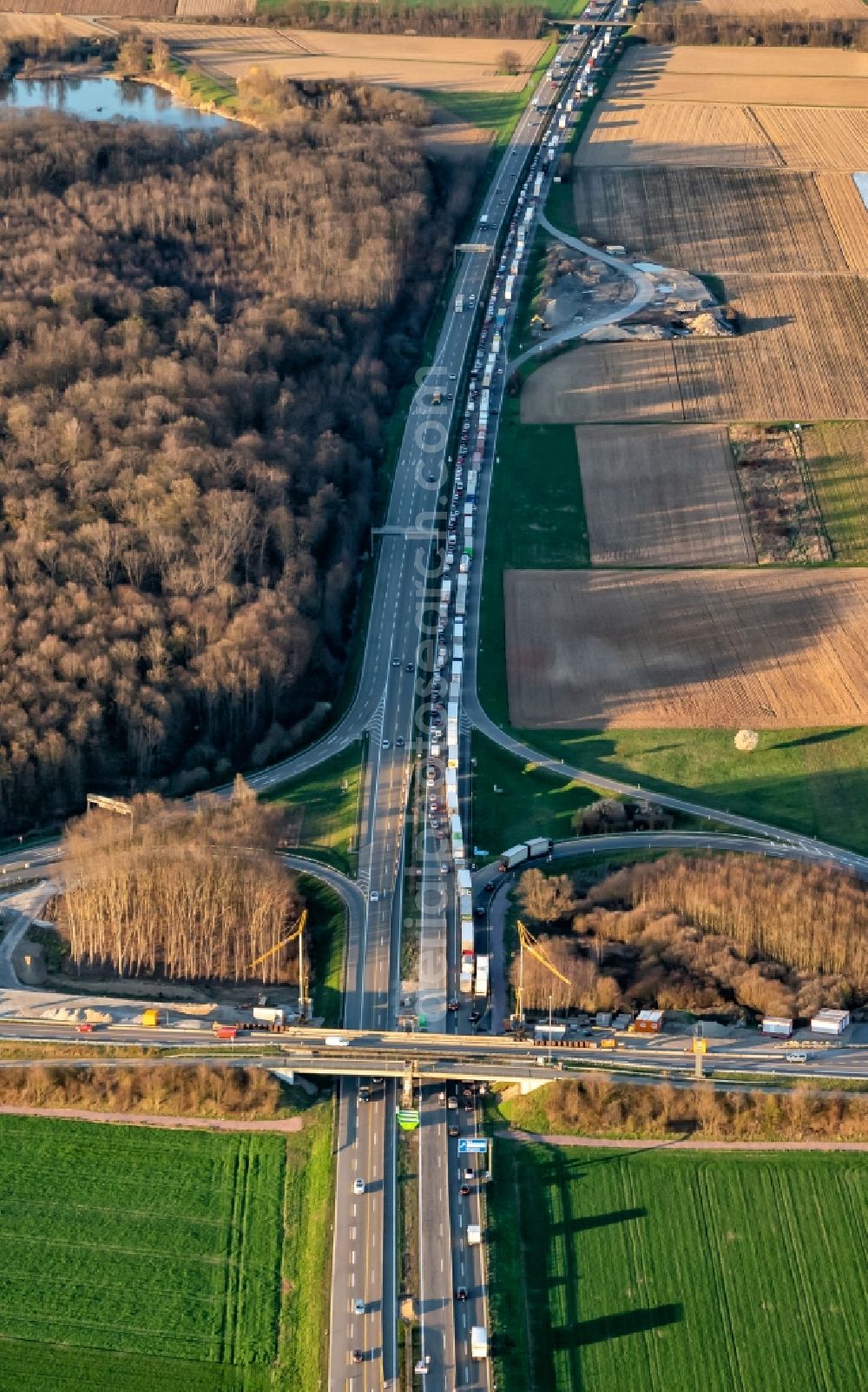 Aerial photograph Ringsheim - Highway congestion along the route of the lanes BAB 5 in Ringsheim in the state Baden-Wurttemberg, Germany
