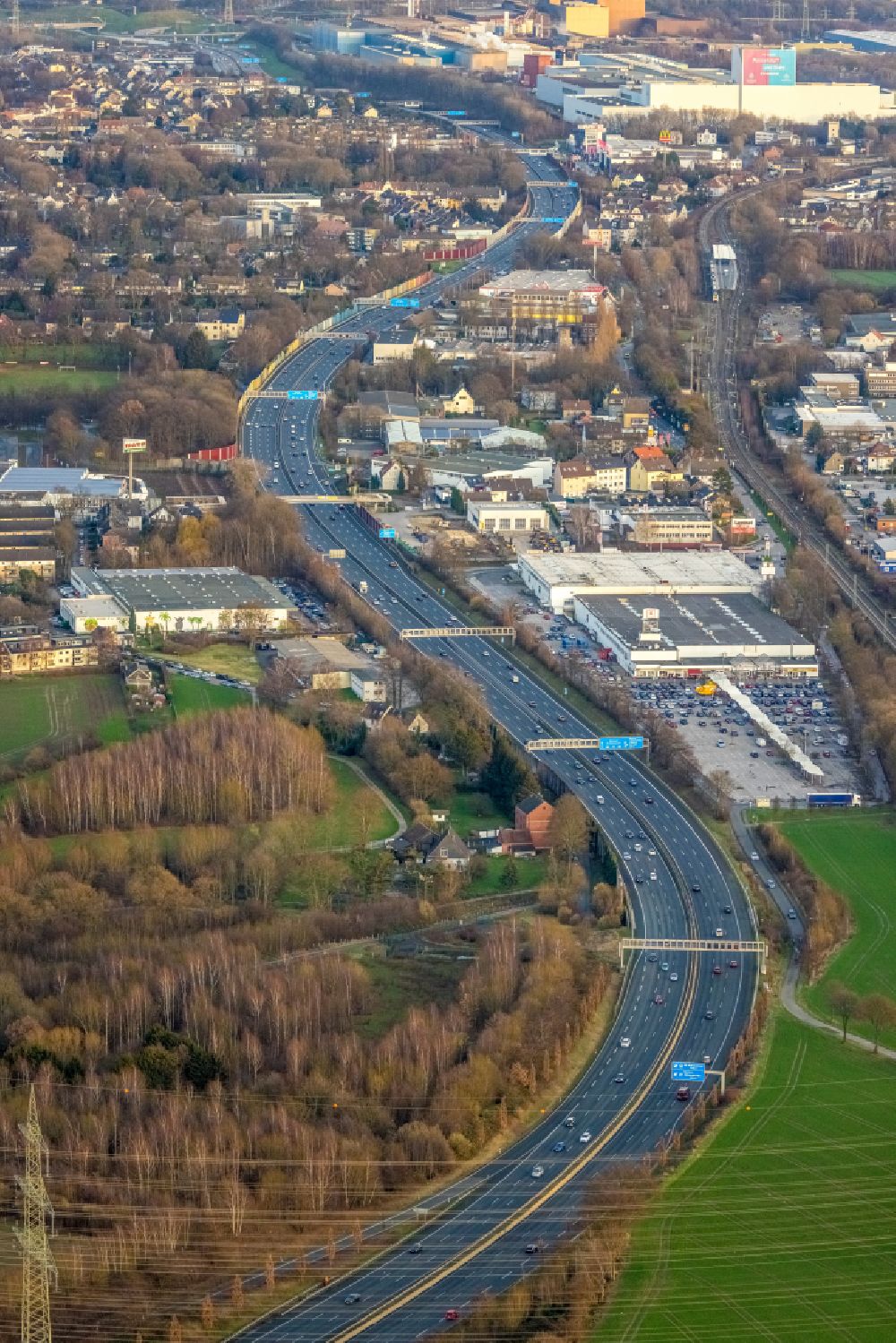 Aerial image Bochum - Highway route BAB A40 in in the district Wattenscheid in Bochum at Ruhrgebiet in the state North Rhine-Westphalia, Germany