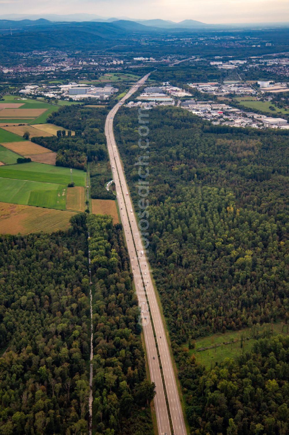 Karlsruhe from above - Forest areas border the lanes of the motorway route and the route of the BAB A 5 on street E35 in the district Groetzingen in Karlsruhe in the state Baden-Wuerttemberg, Germany