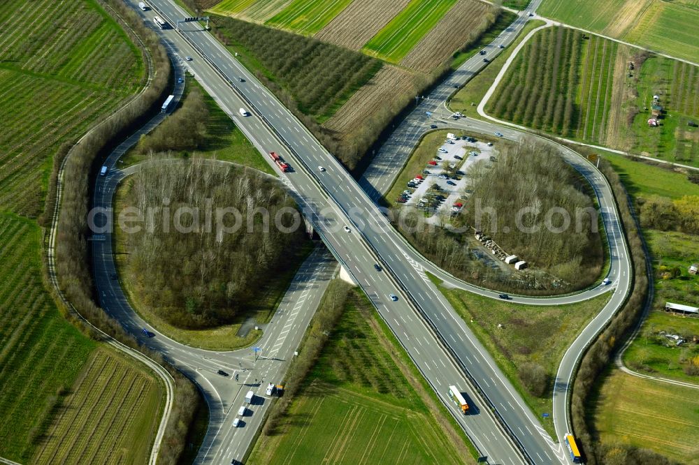 Aerial image Mundelsheim - Route and lanes in the course of the freeway exit and access of the BAB 81 with parking in Mundelsheim in the state Baden-Wurttemberg, Germany