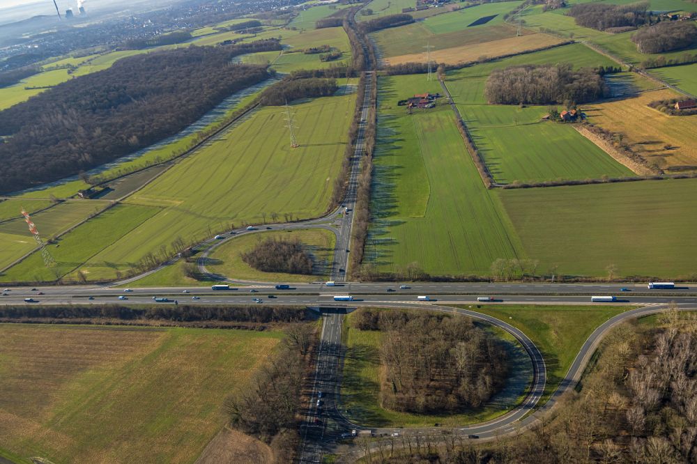 Aerial image Werne - Routing and traffic lanes during the highway exit and access the motorway A 1 - Nordlippestrasse in Werne in the state North Rhine-Westphalia, Germany