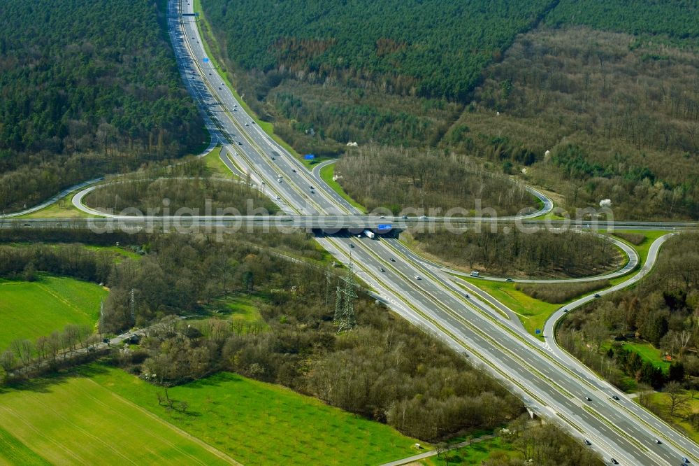 Aerial image Stockstadt am Main - Route and lanes in the course of the motorway exit and access to the BAB 3 at junction 57 in Stockstadt am Main in the state Bavaria, Germany