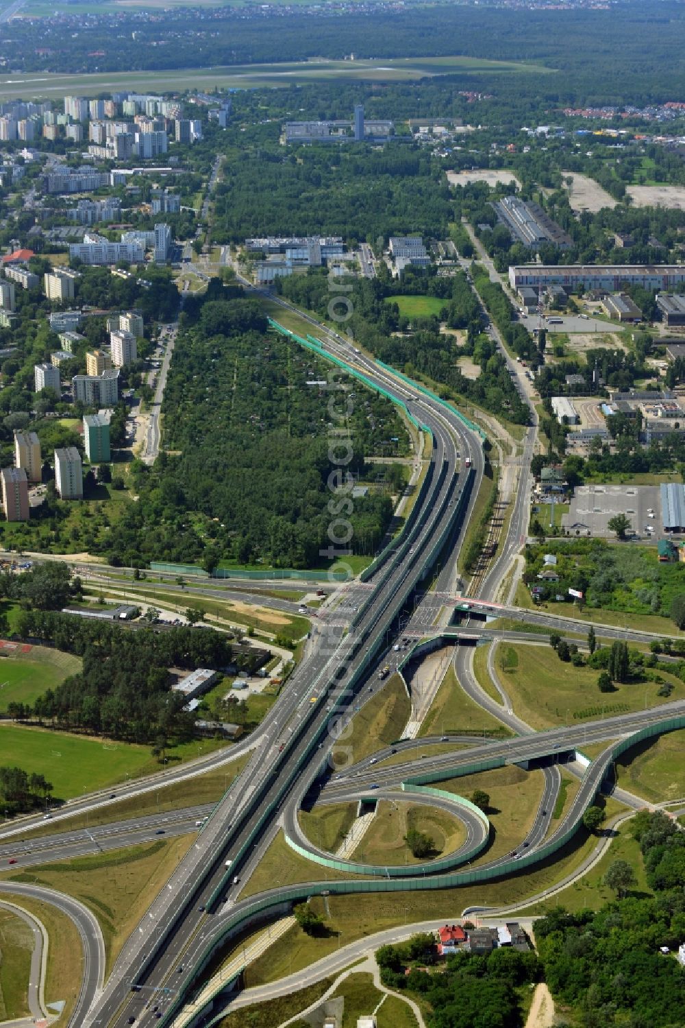 Warschau from the bird's eye view: View of the highway bridge Maria Sklodowska-Curie in Warsaw in the voivodeship Masowien in Poland