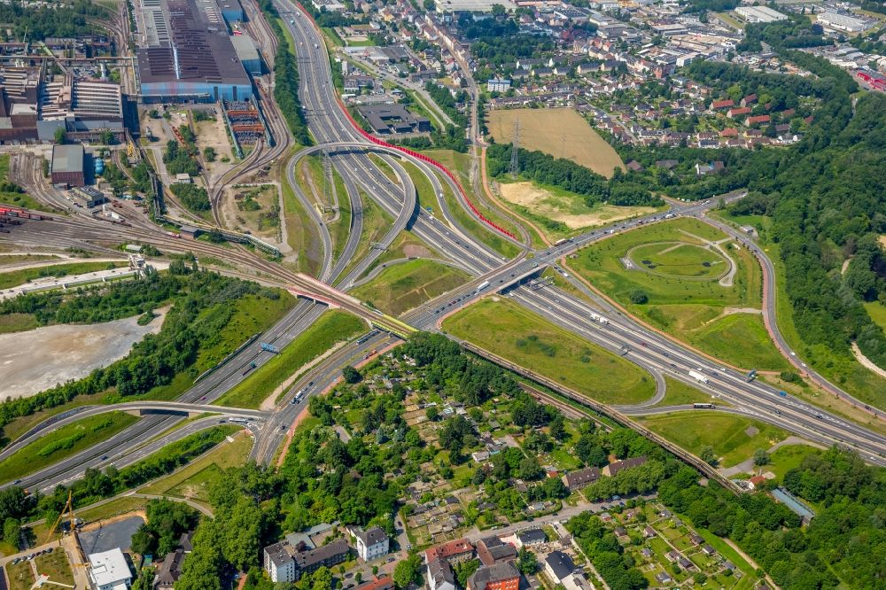 Bochum from the bird's eye view: Highway triangle the federal motorway A 40 in Bochum in the state North Rhine-Westphalia, Germany