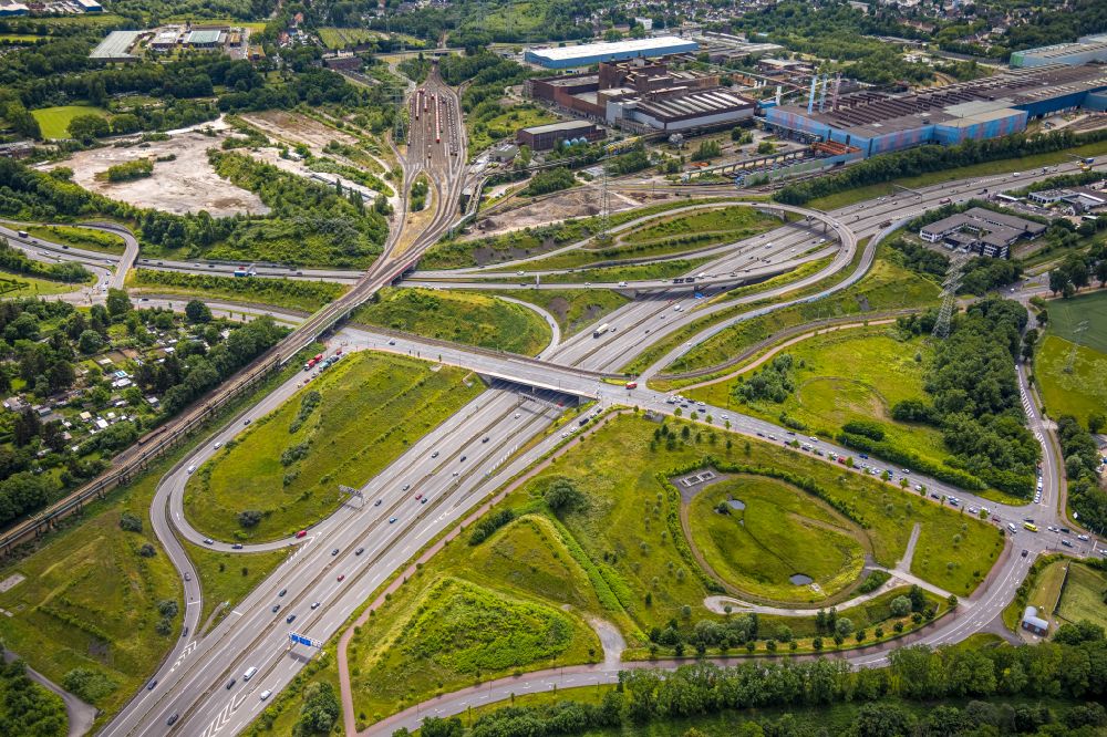 Aerial image Bochum - highway triangle the federal motorway A 40 in Bochum in the state North Rhine-Westphalia, Germany