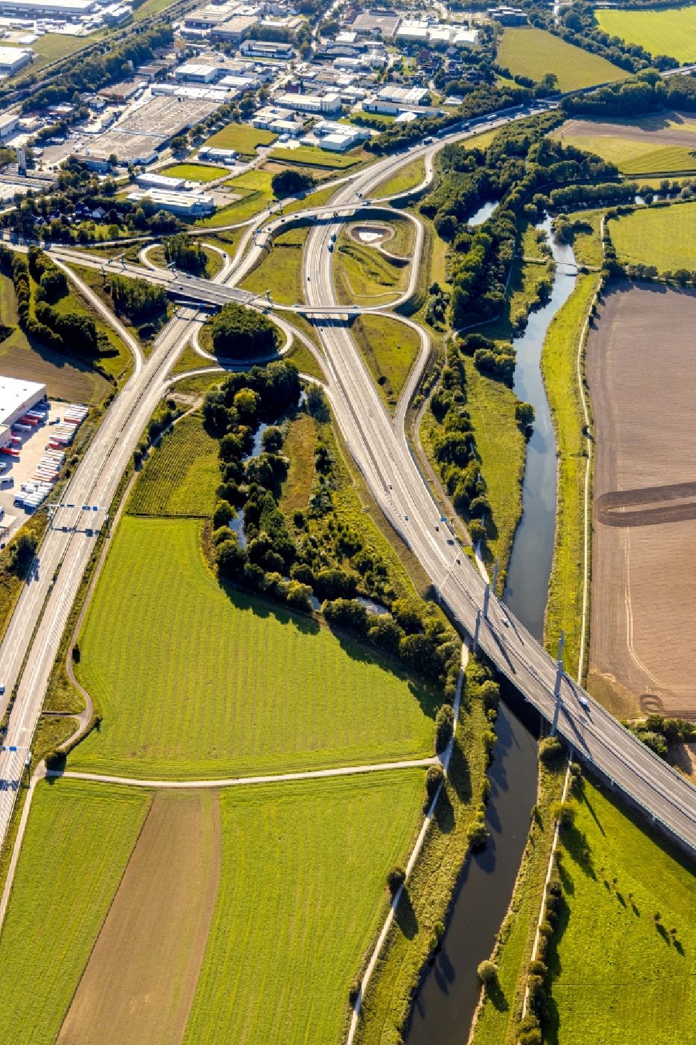 Aerial image Löhne - Traffic flow at the intersection- motorway A 30 and B 611 of the junction Gohfeld in the district Mennighueffen in Loehne in the state North Rhine-Westphalia, Germany