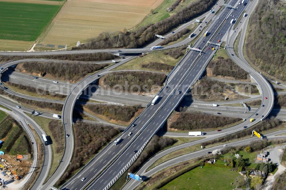Stuttgart from the bird's eye view: Traffic routing and lanes of road routing at the interchange of the BAB8 - BAB27 in the district Fasanenhof in Stuttgart in the state Baden-Wurttemberg, Germany