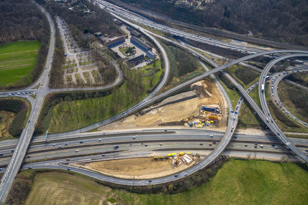 Aerial photograph Duisburg - traffic flow at the intersection- motorway A 3 Kaiserberg in Duisburg at Ruhrgebiet in the state North Rhine-Westphalia, Germany