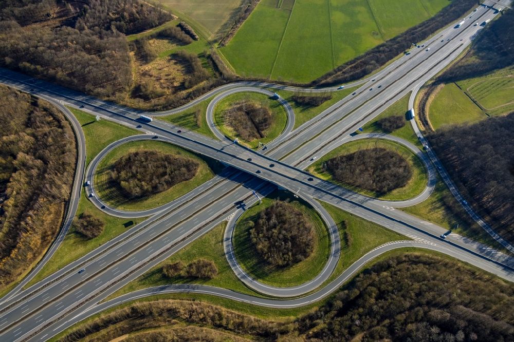 Münster from above - Traffic flow at the intersection- motorway A 43 - A1 Kreuz Muenster-Sued in Muenster in the state North Rhine-Westphalia, Germany