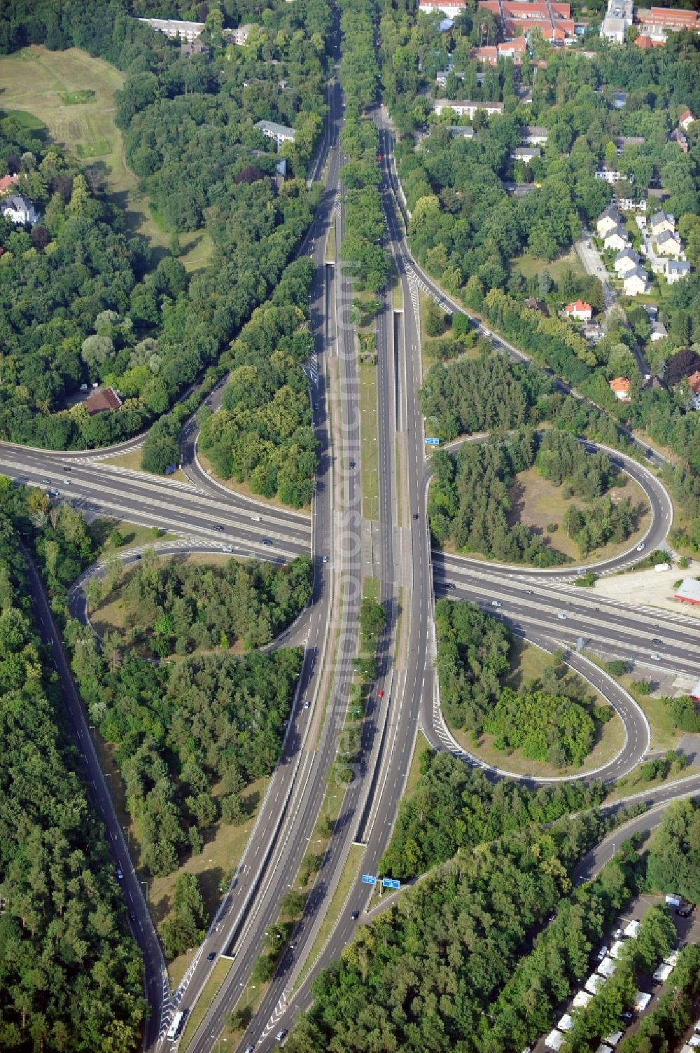 Aerial image Berlin - Motorway junction Zehlendorf of the freeway A 115 and the A-Road 1 in the district Nikolassee of Berlin-Zehlendorf