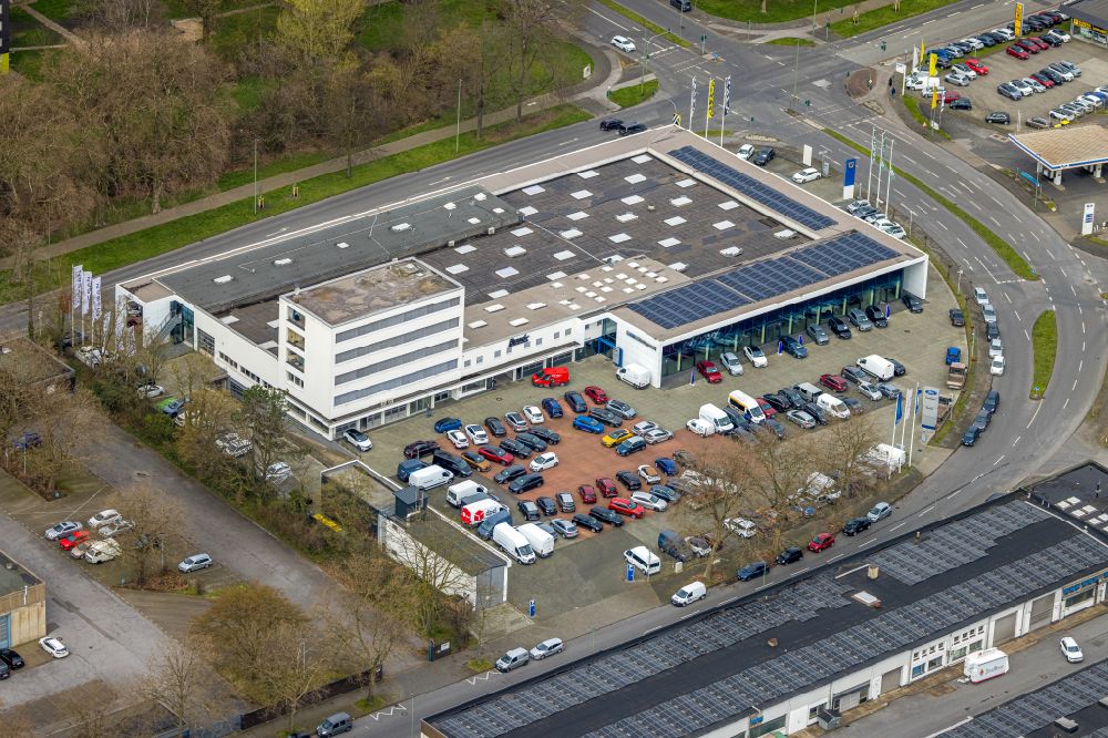 Duisburg from the bird's eye view: Car dealership building Autohaus Bernds GmbH Duisburg on street Konrad-Adenauer-Ring in the district Neumuehl in Duisburg at Ruhrgebiet in the state North Rhine-Westphalia, Germany