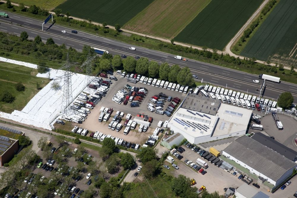 Aerial photograph Mainz - Car dealership building Moser Caravaning on Curiestrasse in the district Hechtsheim in Mainz in the state Rhineland-Palatinate, Germany