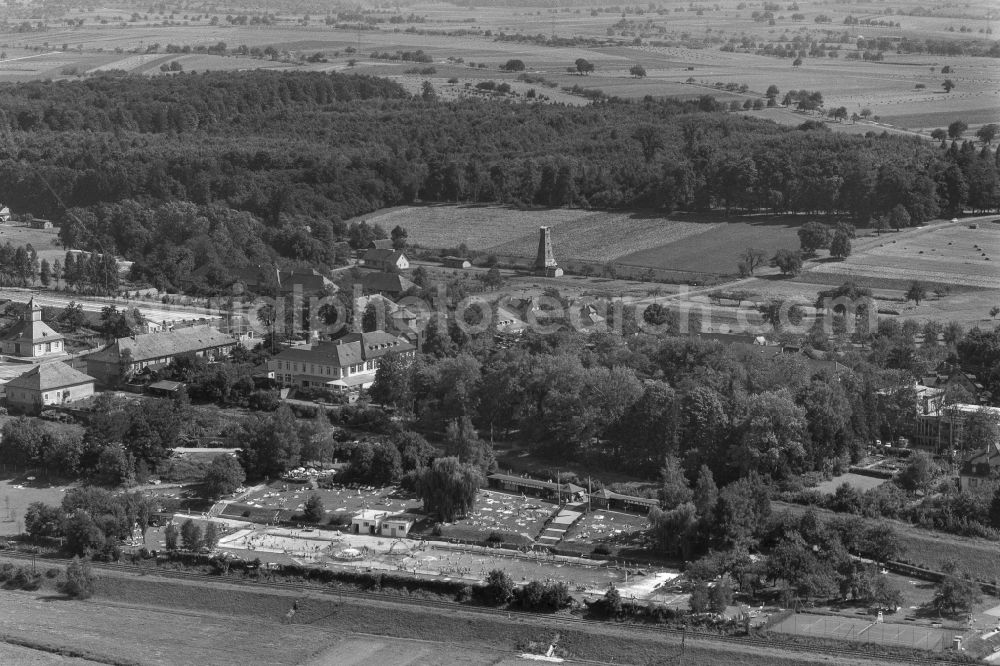 Aerial image Bad Rappenau - Bathers on the lawn by the pool of the swimming pool in Bad Rappenau in the state Baden-Wuerttemberg, Germany