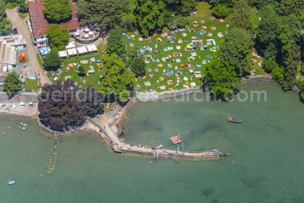 Bad Schachen from the bird's eye view: Bathers look to cool off in summer on the banks of the lake Lake Constance in Bad Schachen at Bodensee in the state Bavaria, Germany