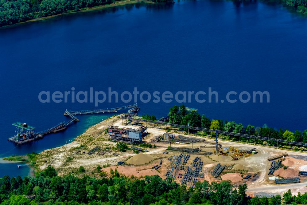 Aerial image Neuried - Lake shore and overburden areas of the quarry lake and gravel open pit Kiesgrube Neuried-Altenheim I in Neuried in the state Baden-Wuerttemberg, Germany