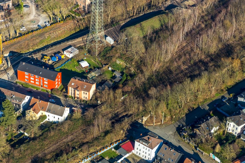 Aerial photograph Gelsenkirchen - Railway bridge building to route the train tracks about the Ueckendorfer Strasse in the district Ueckendorf in Gelsenkirchen in the state North Rhine-Westphalia, Germany