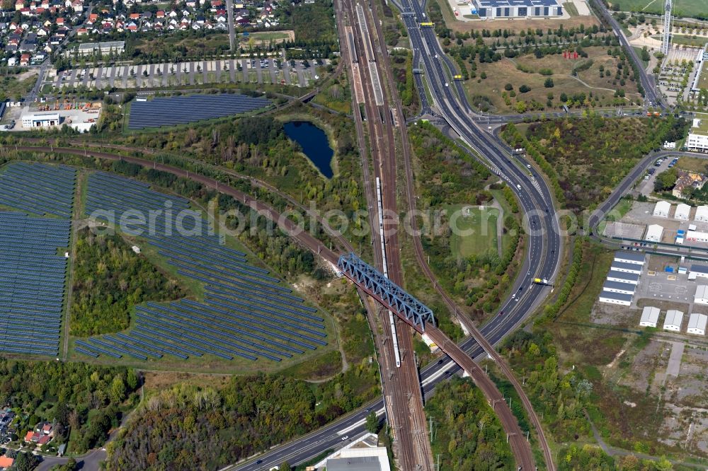 Aerial photograph Leipzig - Railway bridge building to route the train tracks along the B2 at the train station Leipzig, Messe in Leipzig in the state Saxony, Germany