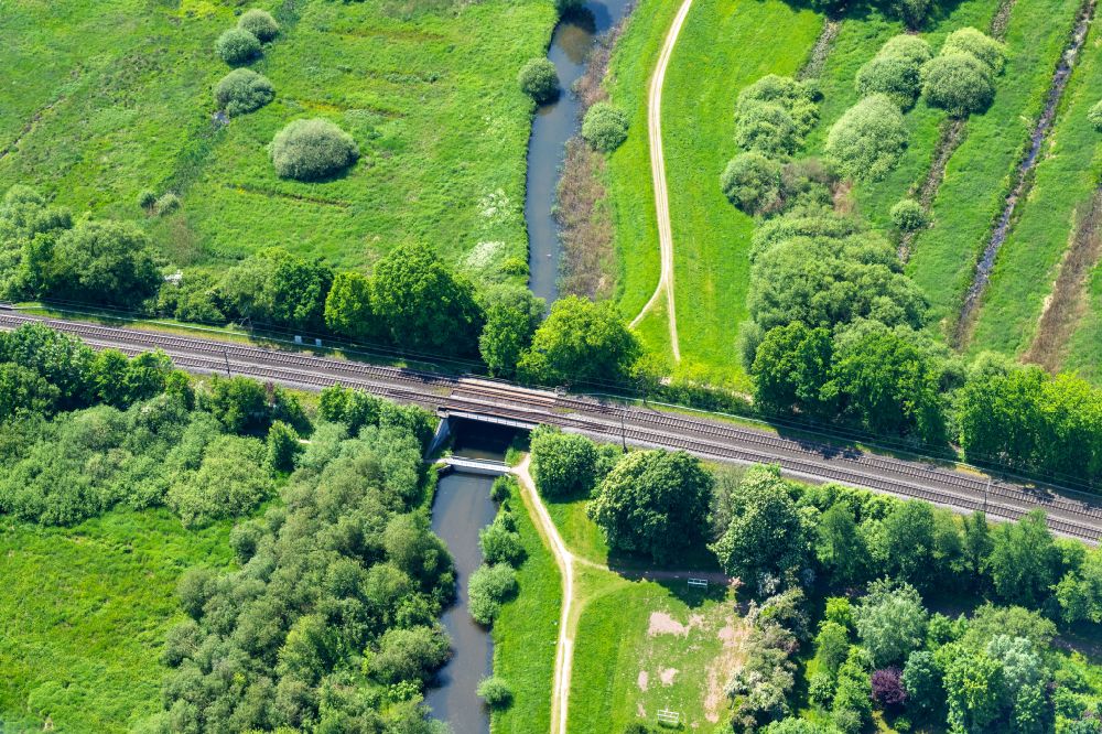 Aerial image Horneburg - Railway bridge building to route the train tracks Fluss die Aue in Horneburg in the state Lower Saxony, Germany