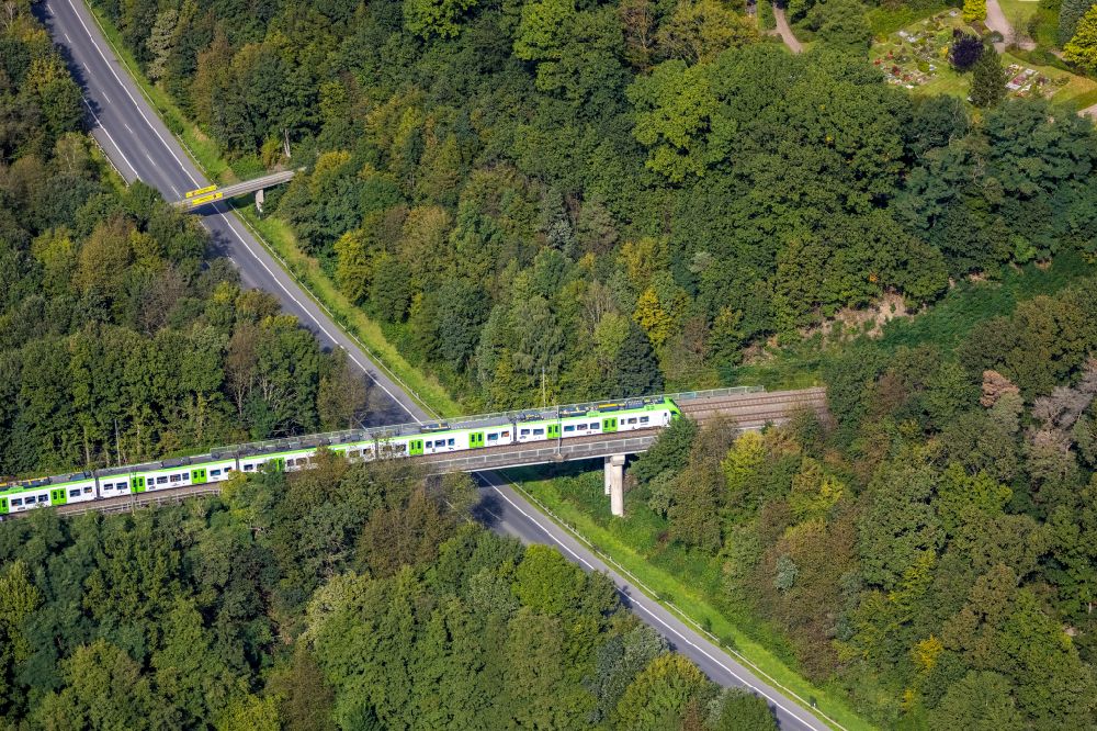 Aerial image Gevelsberg - Railway bridge building to route the train tracks on street Eichholzstrasse in the district Heck in Gevelsberg in the state North Rhine-Westphalia, Germany