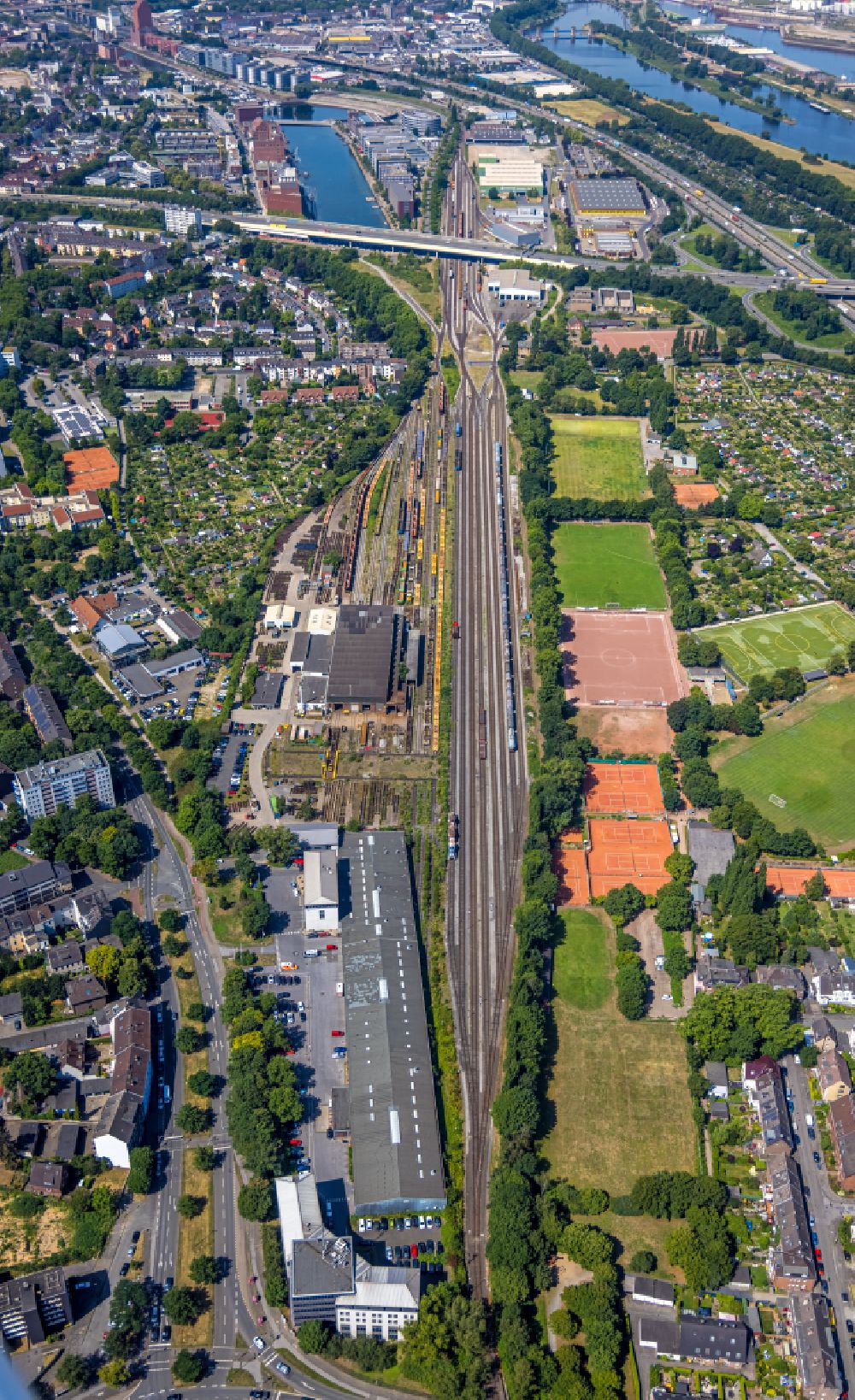 Aerial image Duisburg - Storage and shunting sidings at the railway depot and repair shop, maintenance and repair of freight transport trains on Wintgensstrasse in the district Duissern in Duisburg in the Ruhr area in the state North Rhine-Westphalia, Germany