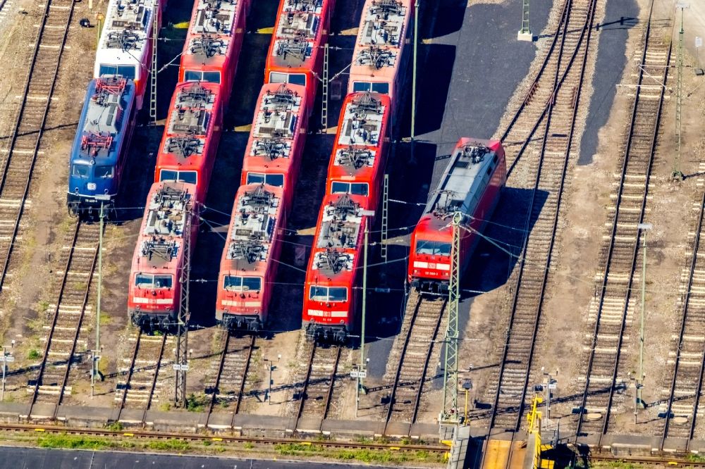Dortmund from the bird's eye view: Railway depot and repair shop for maintenance and repair of trains of passenger transport of the series DB-Baureihe 101 and DB-Baureihe 111 in the district Westfalenhuette in Dortmund at Ruhrgebiet in the state North Rhine-Westphalia, Germany