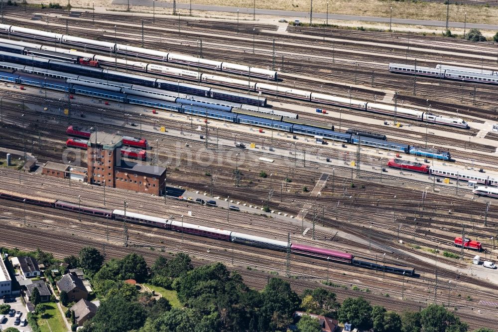 Hamburg from above - Railway depot and repair shop for maintenance and repair of trains of passenger transport of the series DB Fernverkehr factory Hamburg-Langenfelde in the district Stellingen in Hamburg, Germany