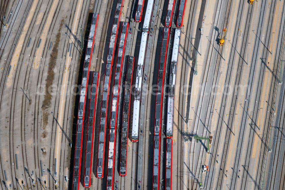 Aerial photograph München - Railway depot and repair shop, maintenance and repair of trains for passenger transport of the series of the Deutsche Bahn in the district of Bogenhausen in Munich in the state Bavaria, Germany