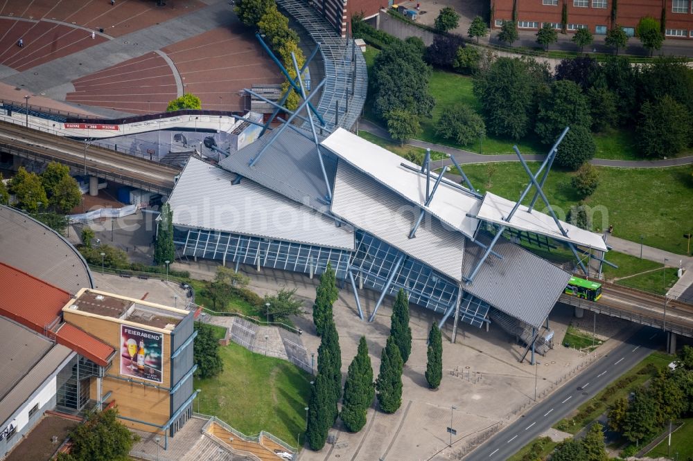 Aerial photograph Oberhausen - Station building and track systems of the S-Bahn station on Place of Guten Hoffnung in Oberhausen at Ruhrgebiet in the state North Rhine-Westphalia, Germany