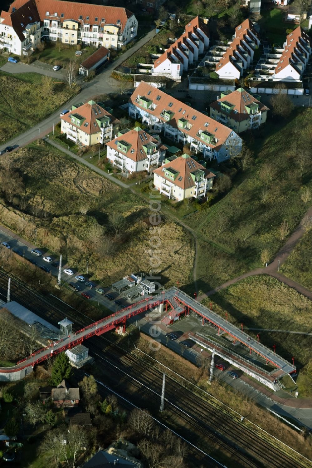 Hohen Neuendorf from above - Station building and track systems of the S-Bahn station in Bergfelde in the state Brandenburg