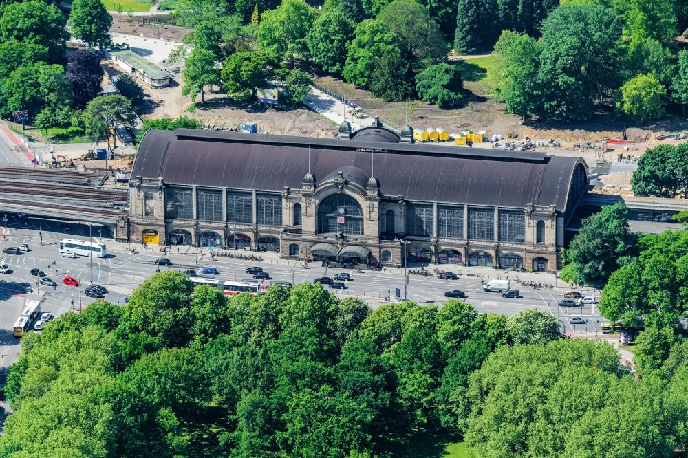 Hamburg from above - Station building and track systems of the S-Bahn station Dammtor in the district Sankt Pauli in Hamburg, Germany