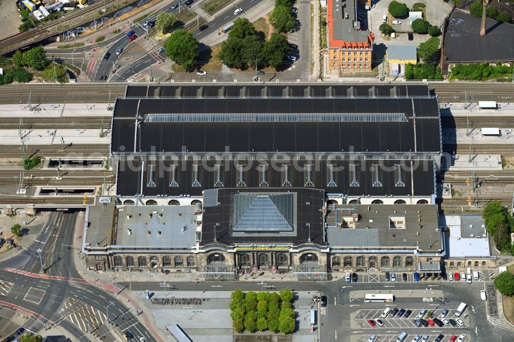 Aerial photograph Dresden - Station building and track systems of the S-Bahn station Dresden-Neustadt in the district Neustadt in Dresden in the state Saxony, Germany