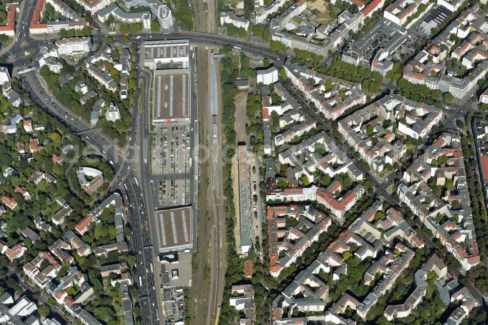 Aerial image Berlin - Station building and track systems of the S-Bahn station Halensee in Berlin