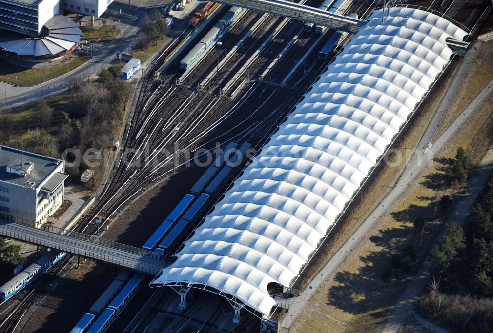München from the bird's eye view: Station building and track systems of Metro subway station Froettmaning in the district Schwabing-Freimann in Munich in the state Bavaria, Germany