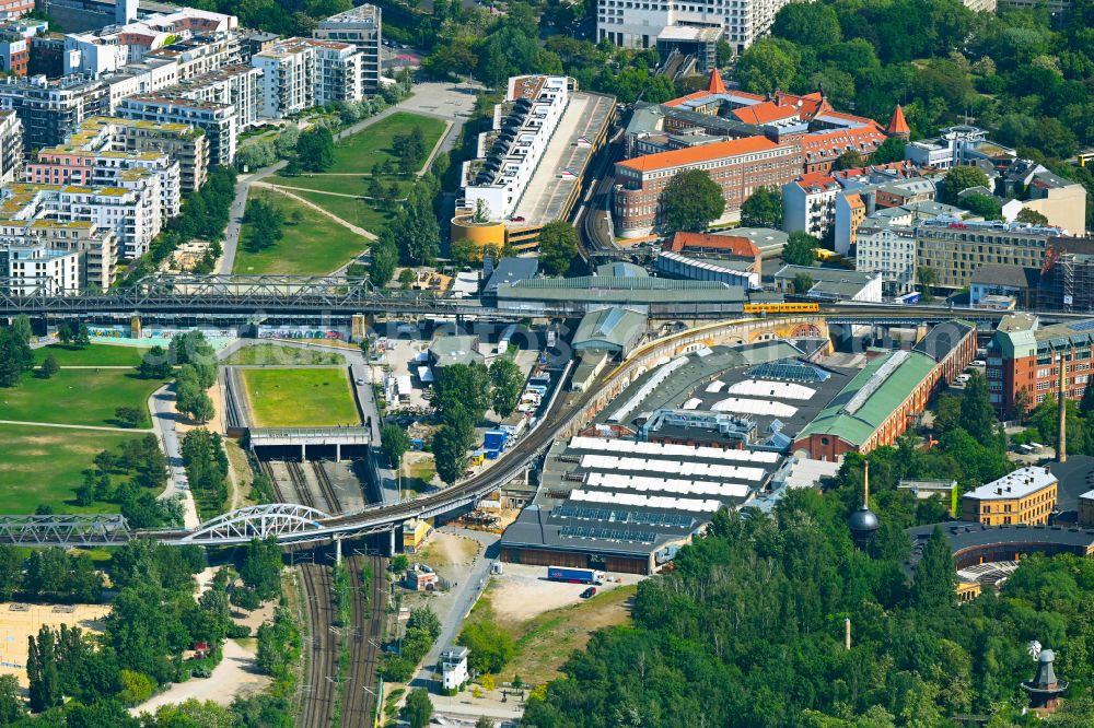 Aerial image Berlin - Station building and tracks of the subway station Gleisdreieck with Schoeneberger Wiese in the district Kreuzberg in Berlin, Germany