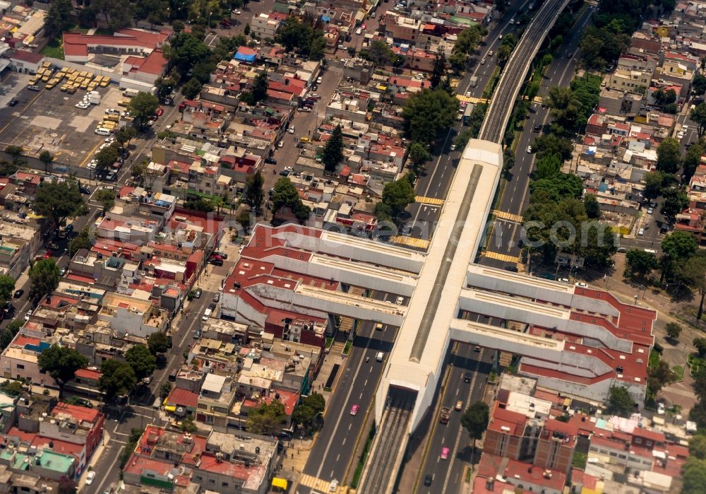 Aerial photograph Ciudad de Mexico - Station building and track systems of Metro subway station Jamaica in Ciudad de Mexico in Mexico