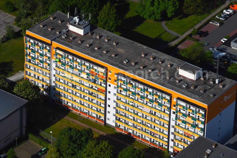 Aerial image Mühlhausen - Balconies and windows Facade of the high-rise residential development on Feldstrasse in Muehlhausen in the state Thuringia, Germany