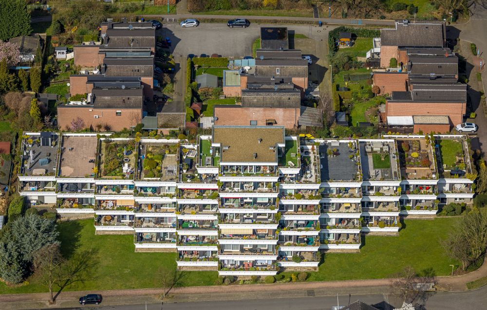 Schermbeck from above - Balconies and windows Facade of the high-rise residential development on street Im Trog in Schermbeck in the state North Rhine-Westphalia, Germany