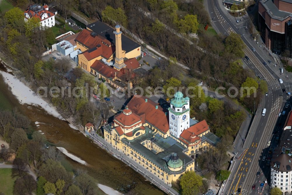 München from the bird's eye view: Baroque indoor pool Mueller Volksbad at the Isar in Munich in the state Bavaria. The Muller's Public Baths is a neo-Baroque Art Nouveau building designed by Carl Hocheder